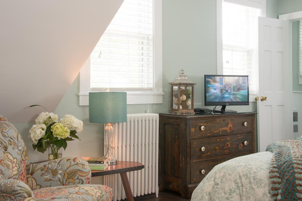 East Orleans The Parsonage Bed & Breakfast 部屋 写真